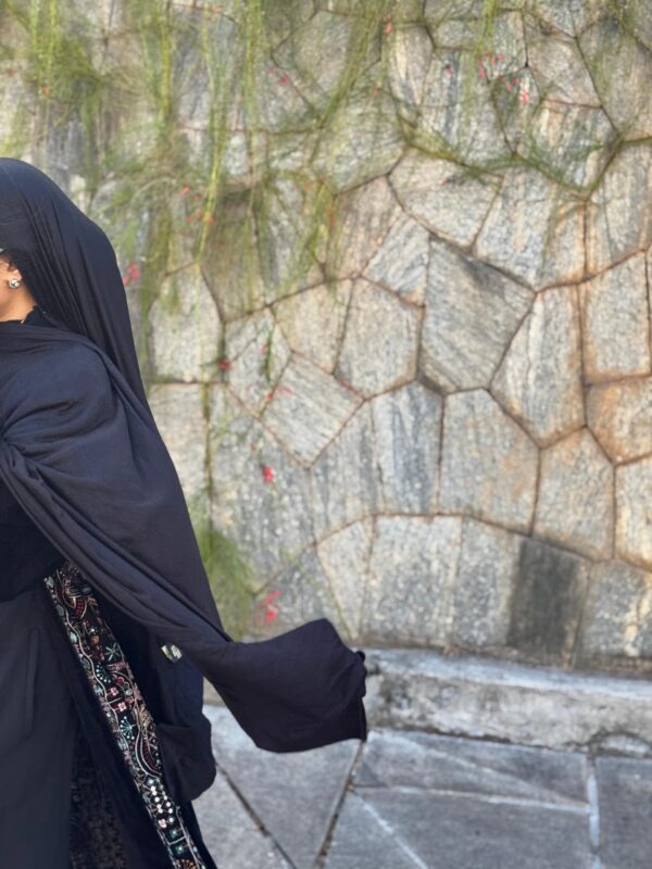 b690ac36-4e19-4eca-aaf2-cf1cd398c081 BLACK JERSEY HIJAB