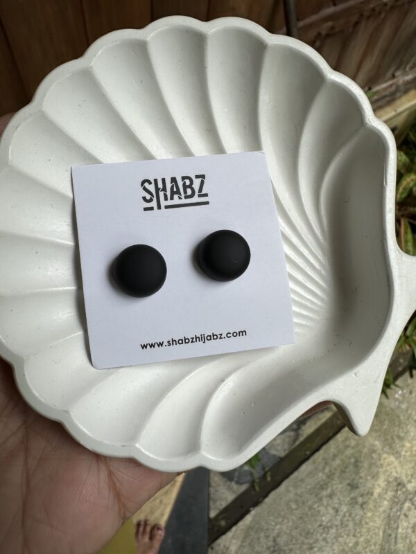 BLACK HIJAB MAGNETS SET OF 2